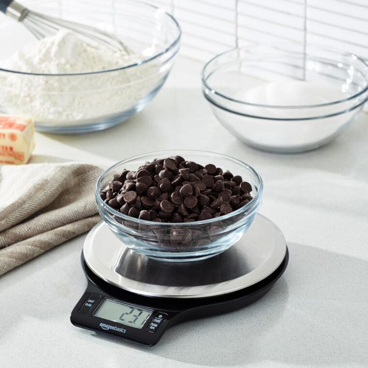 Amazon Basics Digital Kitchen Scale with LCD Display, Batteries Included, Weighs up to 11 pounds, Black and Stainless Steel - Image 9