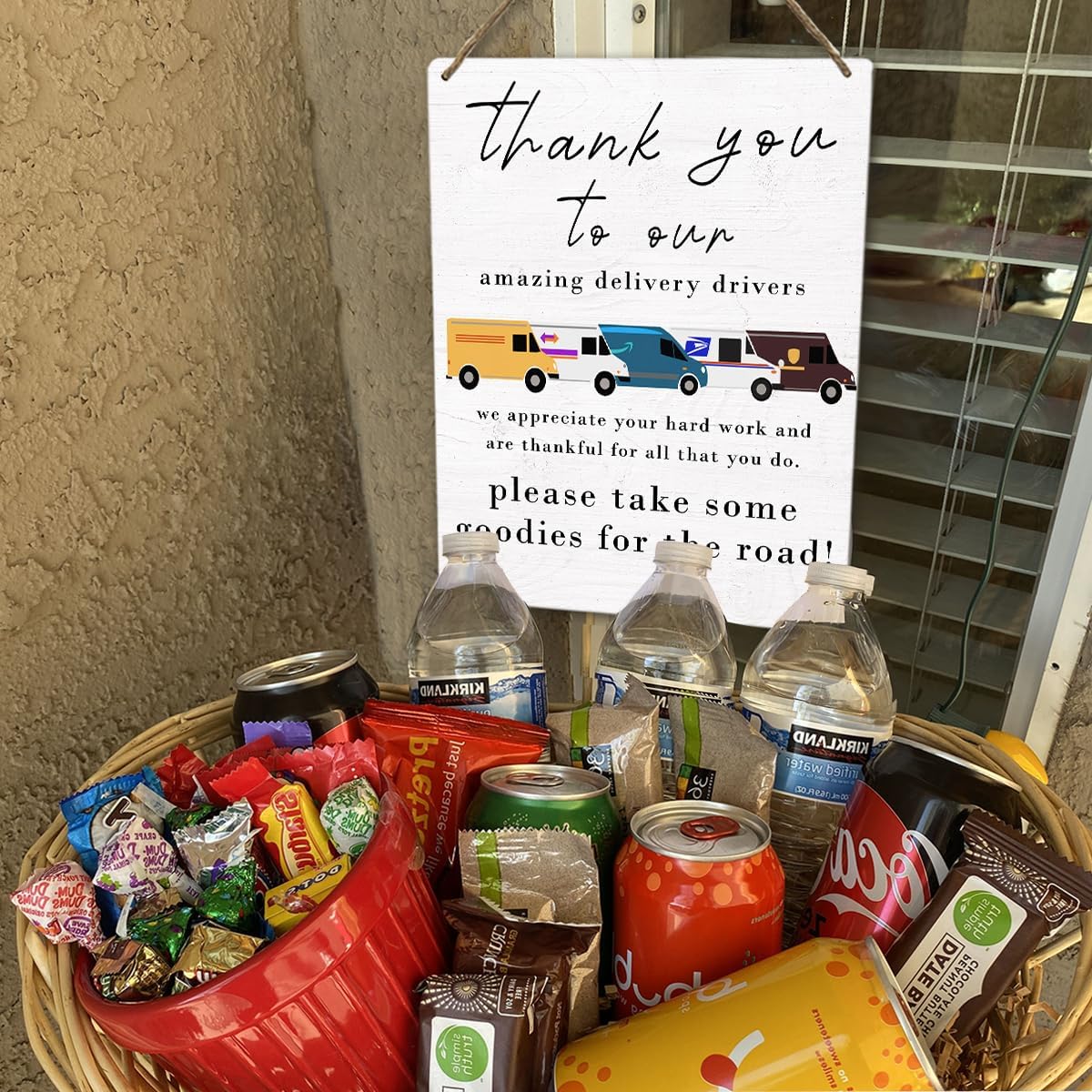 Wooden Thank You Sign for Delivery Drivers with Free Snacks - Image 3