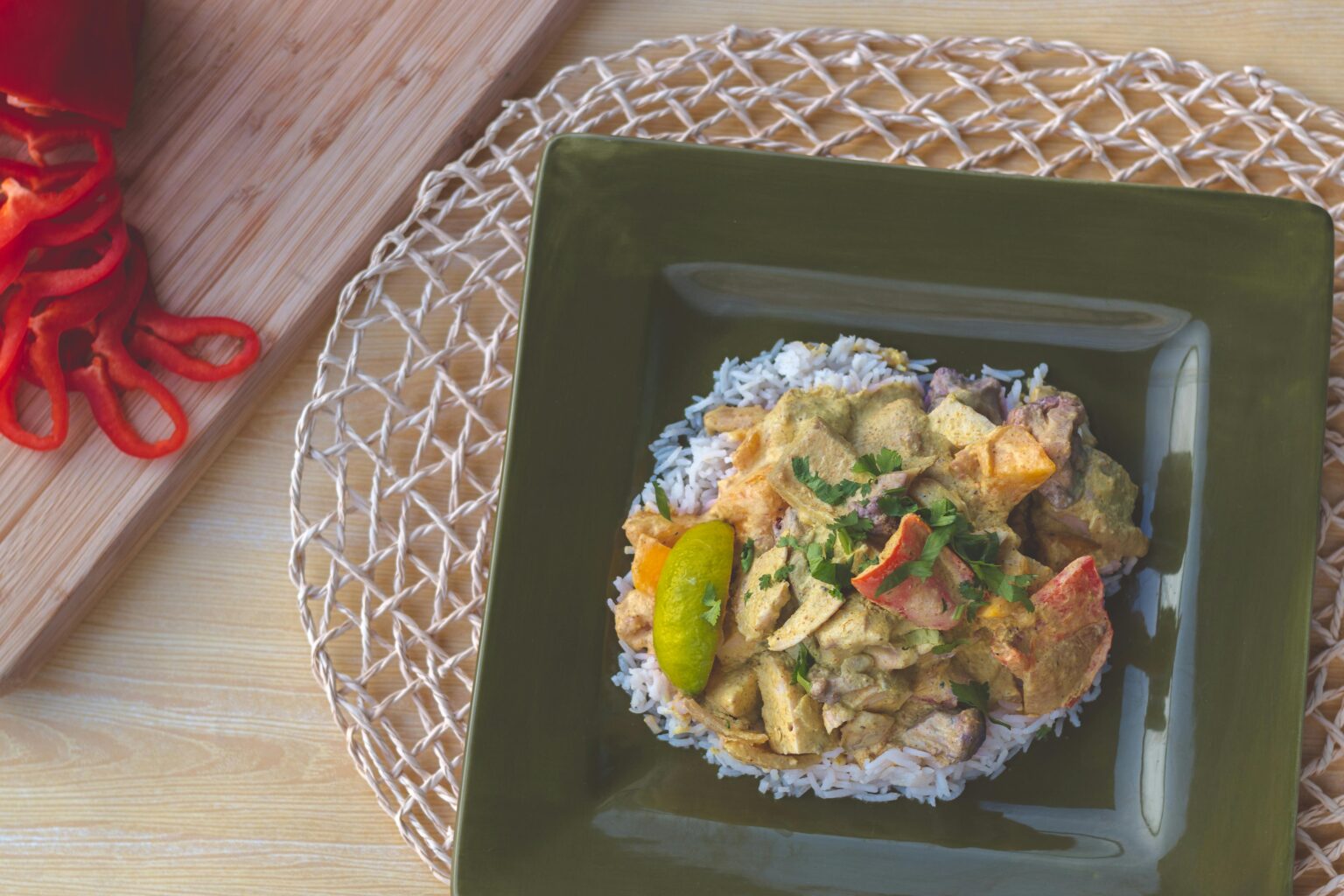 Classic Russian Salad Recipe: A Creamy Delight with a Crunch