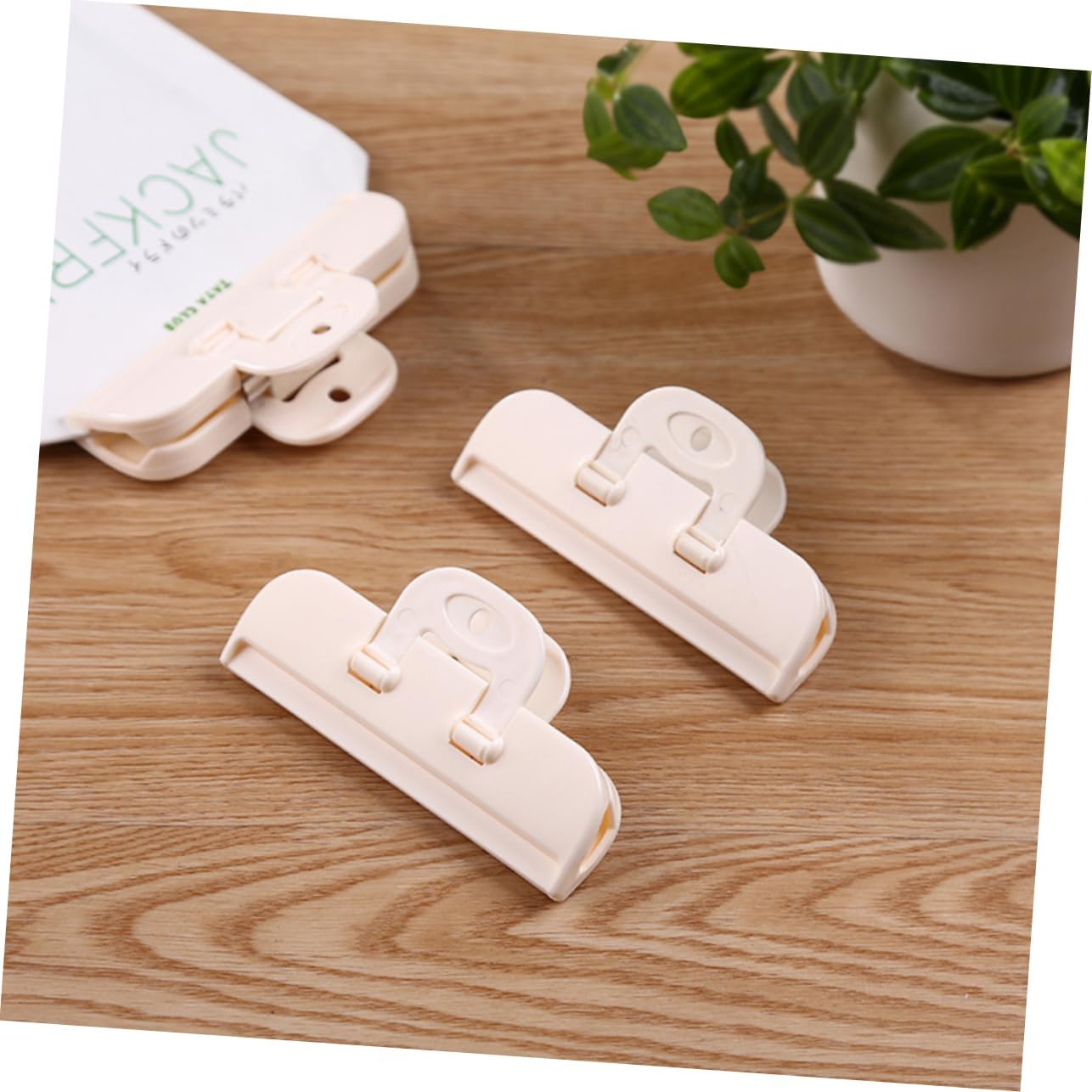 Portable Food Sealing Clips - Image 7
