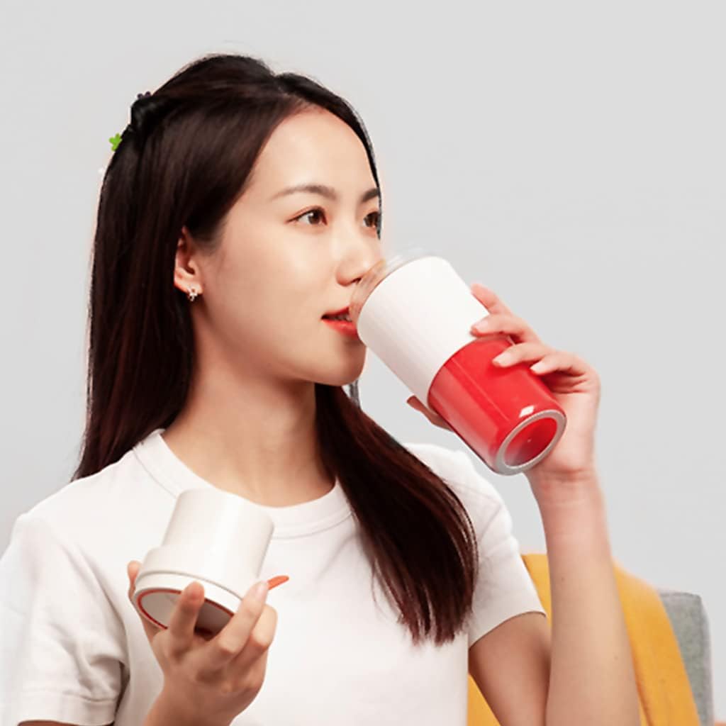 Mini Electric Fruit Blender & Juicer - Image 3